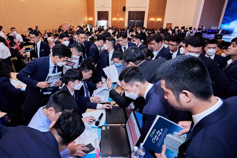 Khách hàng đông đảo tham gia Lễ công bố dự án Tecco Felice Homes nhờ mức giá hợp lý và chính sách hấp dẫn